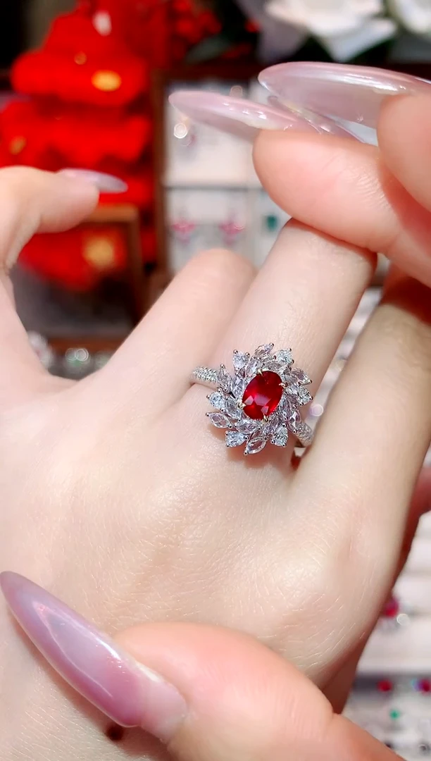 戒指18K金镶嵌红宝石1.07ct/天然宝石/七天无理由