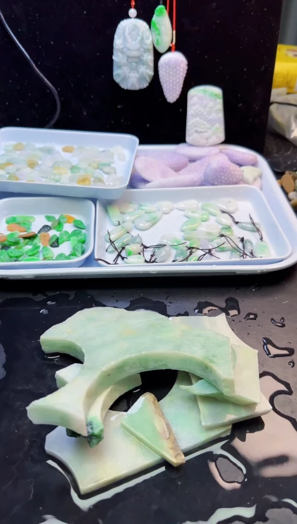 翡翠未镶嵌颈饰庐**石010天然A货翡翠