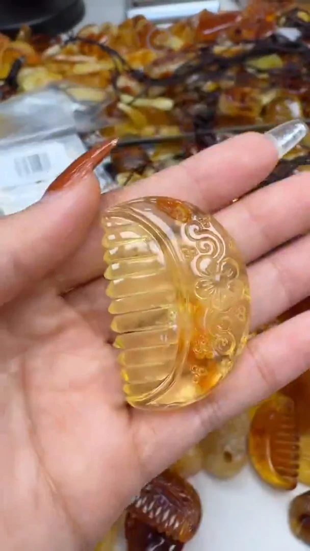 裸石琥珀未镶嵌如图