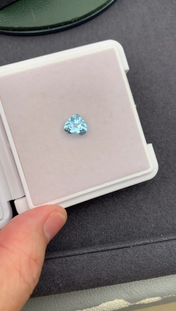 裸石海蓝宝石1.5ct海蓝宝定制fc