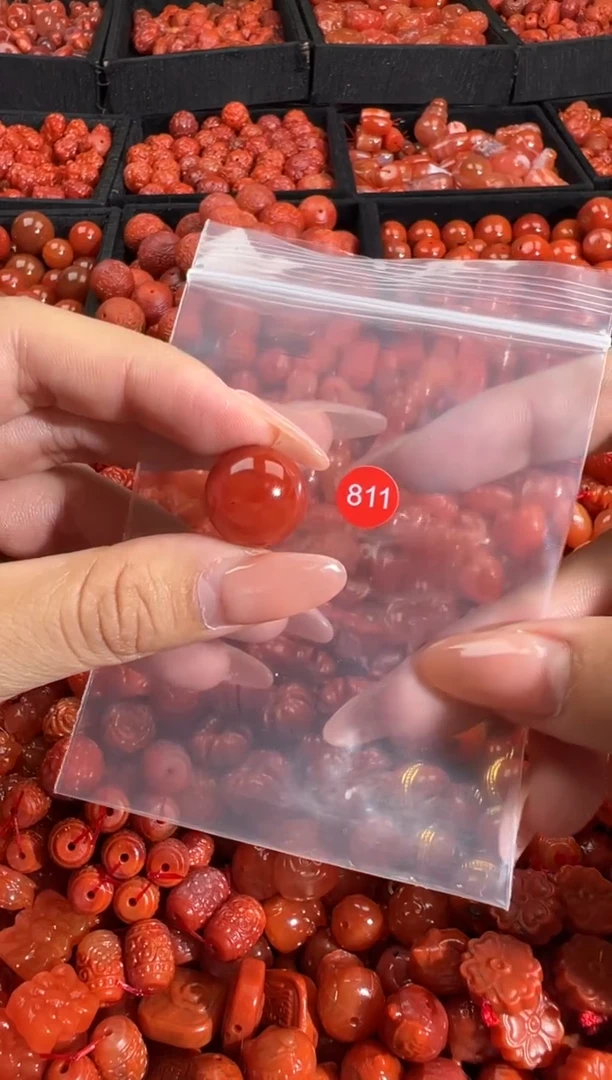 南红玛瑙未镶嵌颈饰1