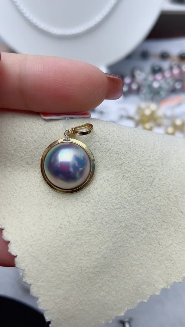 【闪购商品】拼合珍珠（马贝珠）颈饰18K金镶嵌W148