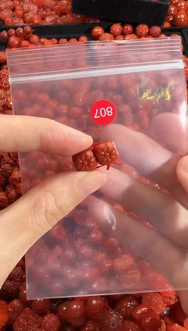 颈饰未镶嵌南红玛瑙1