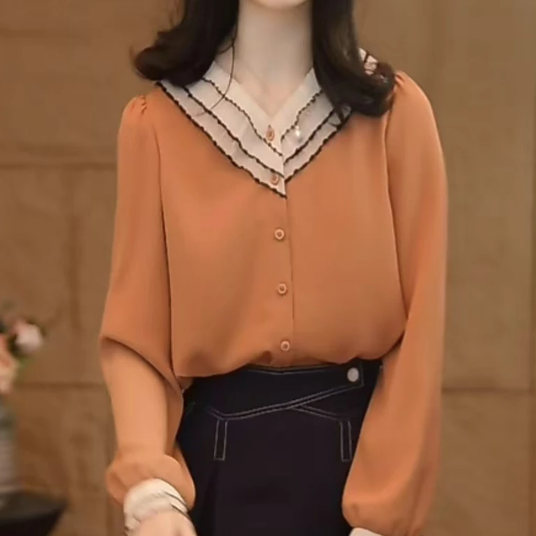 WX 复古撞色花边设计感法式衬衫女2025春秋新款赫本风V领宽松衬衣