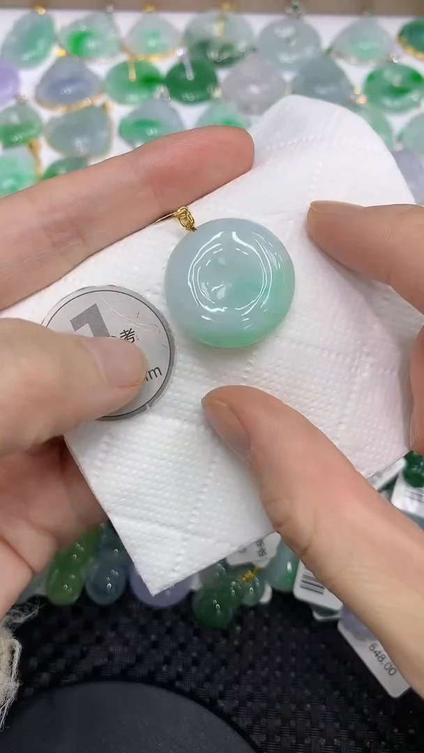 颈饰18K金镶嵌翡翠a货支持复检百元以上9元证书费自理