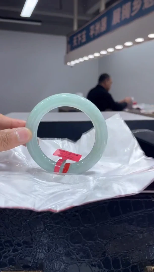 未镶嵌手镯翡翠7