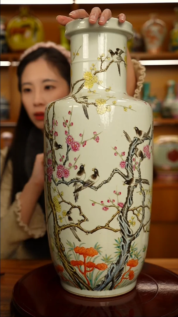 仿清瓷粉彩喜上眉梢棒槌瓶一只