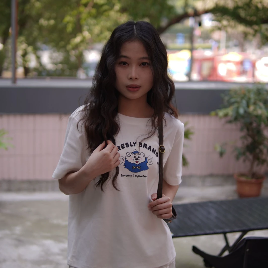 2025春夏新款尚简约女装T桖女上衣动漫学生打底少女薄款防勾丝ol