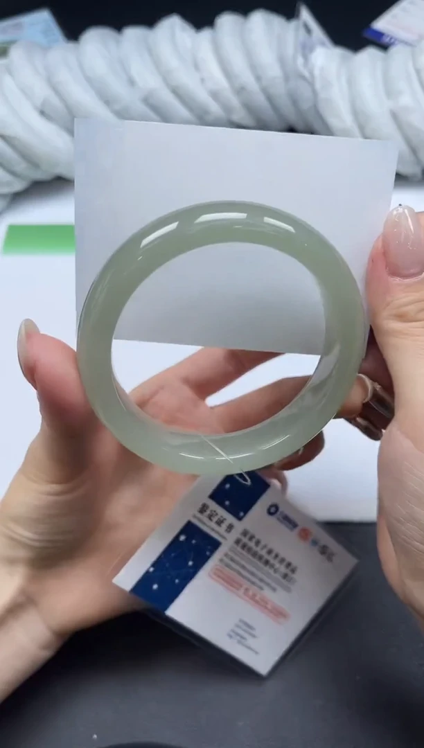未镶嵌手镯石英质玉091-58