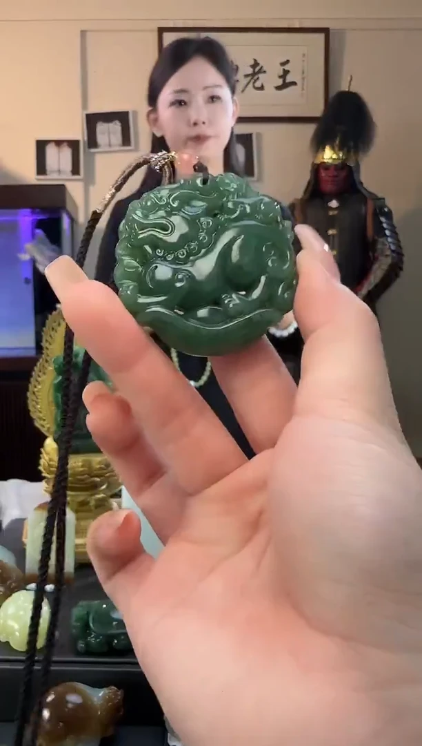 和田玉未镶嵌颈饰碧玉貔貅牌吊坠