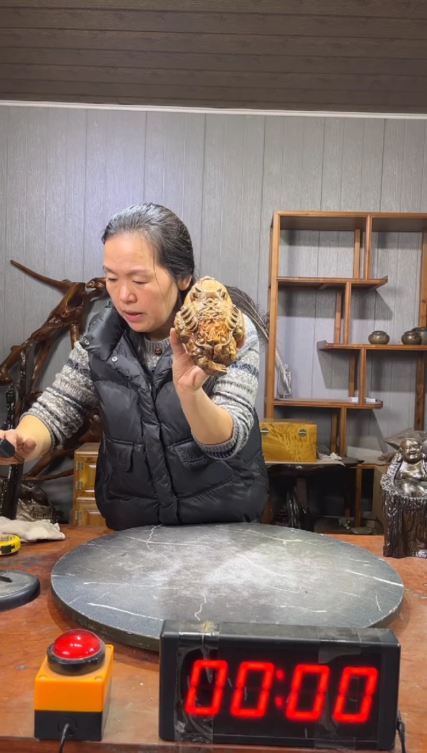 金丝楠辣**锅新料金蟾摆件