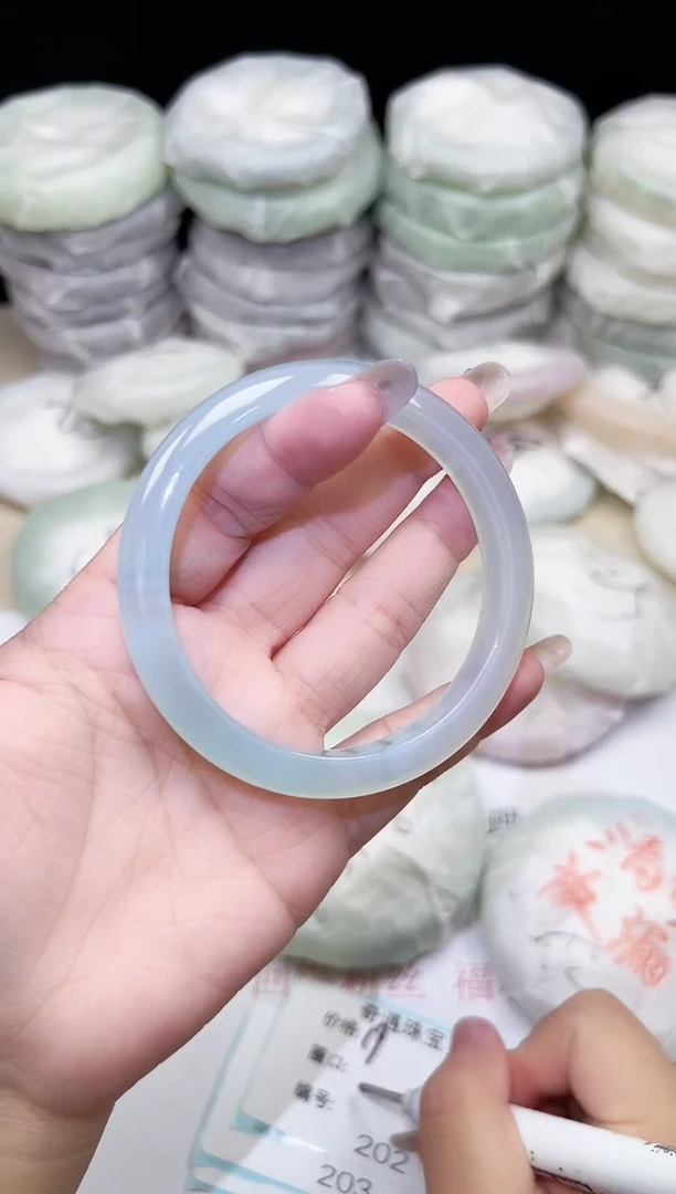 手镯玛瑙/玉髓未镶嵌202