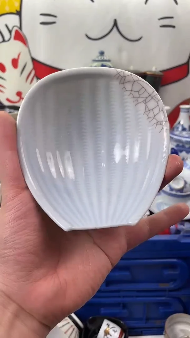 瓷片口沿直径大概是