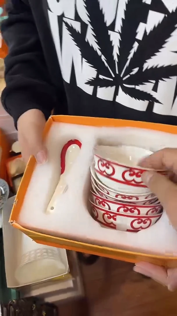 杯鸿辉家品牌瓷器，京东包邮！