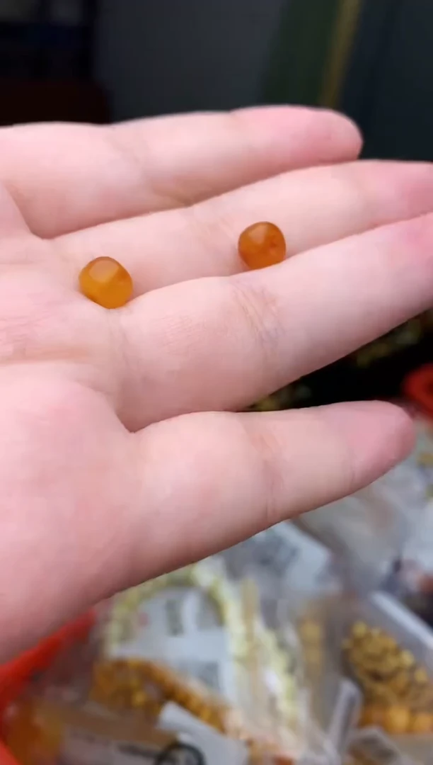 未镶嵌琥珀珠宝奇石1