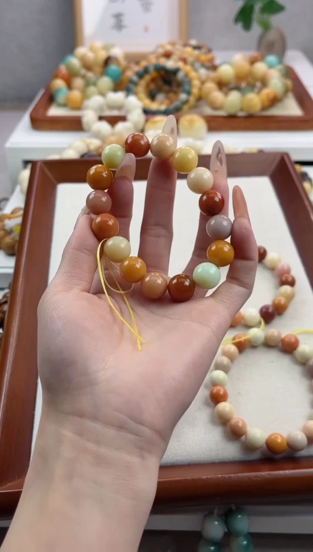 【闪购商品】菩提根/象牙果手串缅黄玉12手串V48