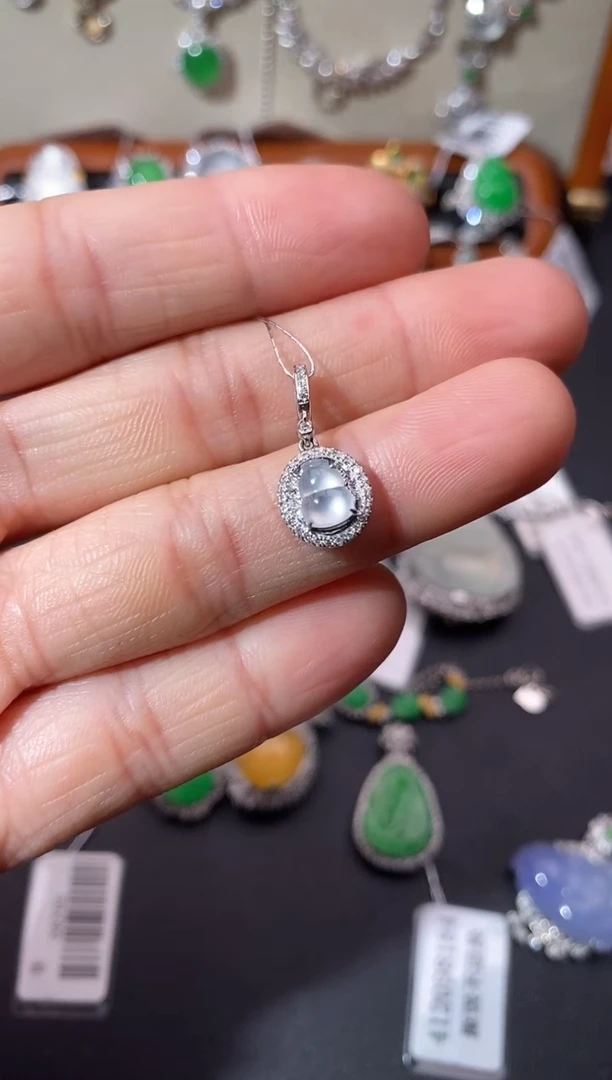 【闪购商品】翡翠吊坠(不含链)18K金镶嵌吊坠