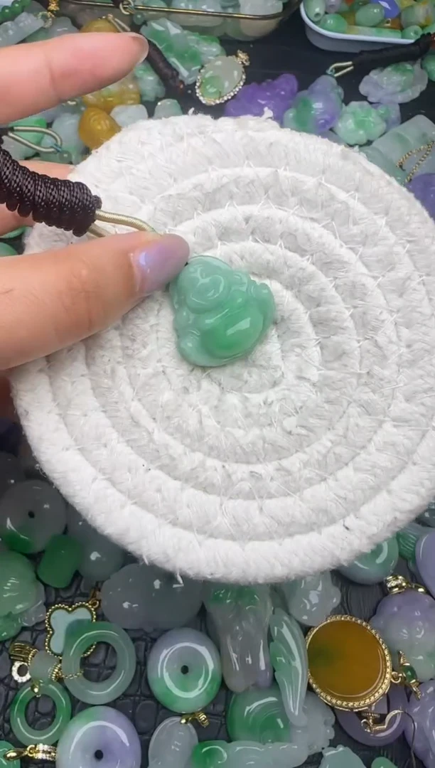 颈饰未镶嵌翡翠缅甸翡翠吊坠