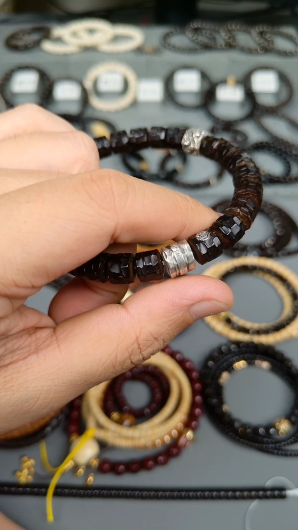 吊坠椰蒂l****o9*8砥砺墩子