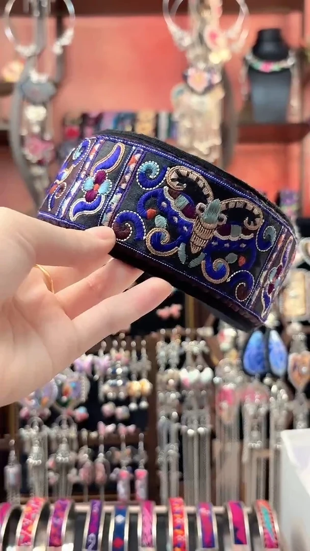 织绣 云织谣民族风精美饰品   80