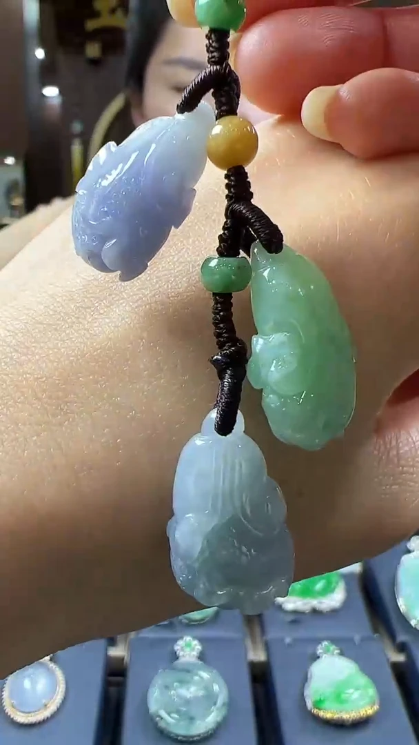 【闪购商品】翡翠挂件未镶嵌白菜包挂