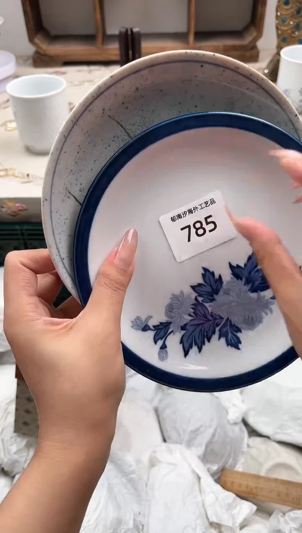 瓷片小*呆D         785