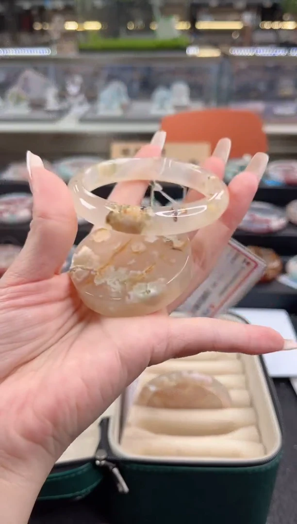 未镶嵌手镯石英质玉56圈口（赠品镯心）6863697