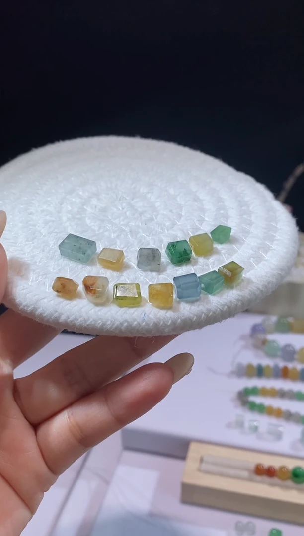 未镶嵌定制翡翠随形多样性发货一个 买断不退换