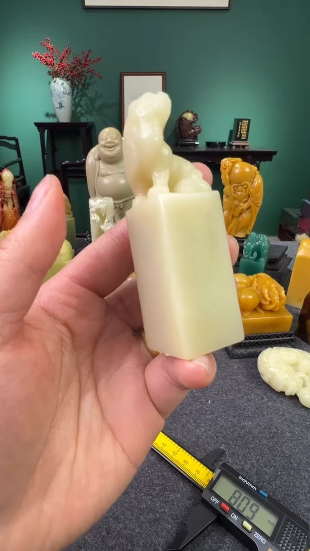 【闪购商品】寿山石芙蓉瑞兽钮
