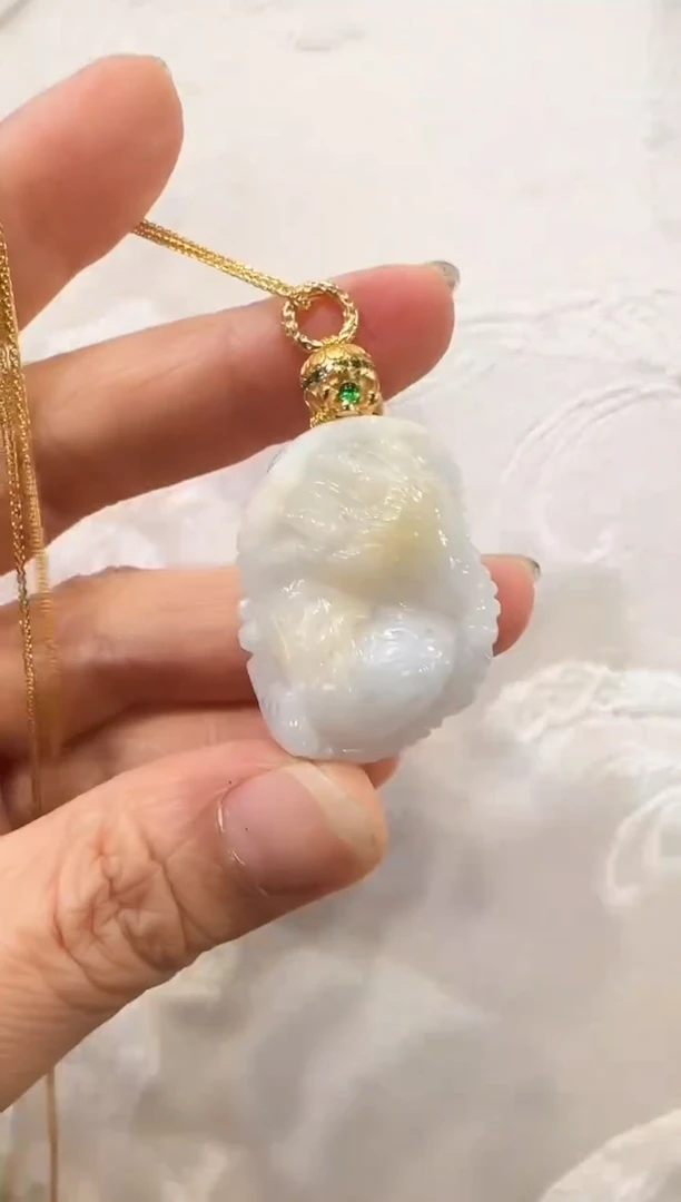 翡翠未镶嵌颈饰国风