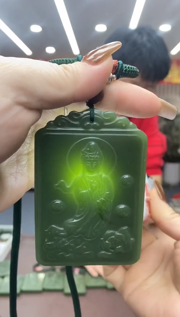 颈饰未镶嵌透闪石质玉多样式发货随机发一