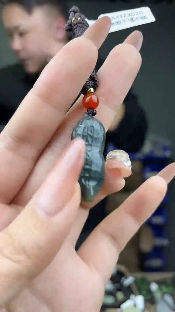 颈饰未镶嵌和田玉拍一发一，多样性发货！