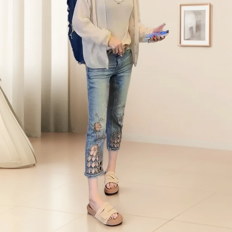 2025夏季新款大码显瘦八分烟管裤小个子重工刺绣镂空直筒牛仔裤女