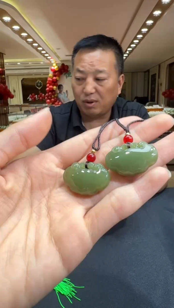 和田玉未镶嵌颈饰挂件(多样性发一)