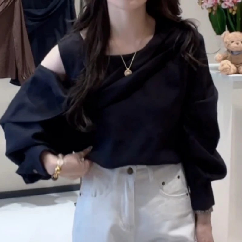 2025秋季新款高智感不对称露肩设计衬衫女不规则上衣LK2505407-1