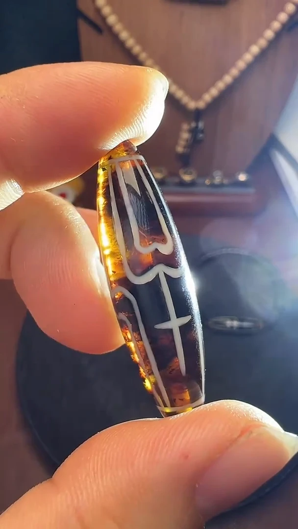 泥塑宝瓶 宝瓶 珠子