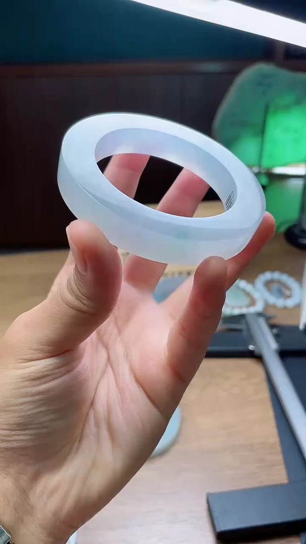 定制翡翠手镯未镶嵌艳*?定制