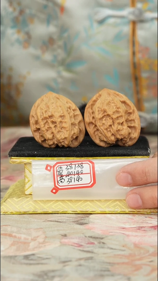 【闪购商品】文玩核桃把件马蹄