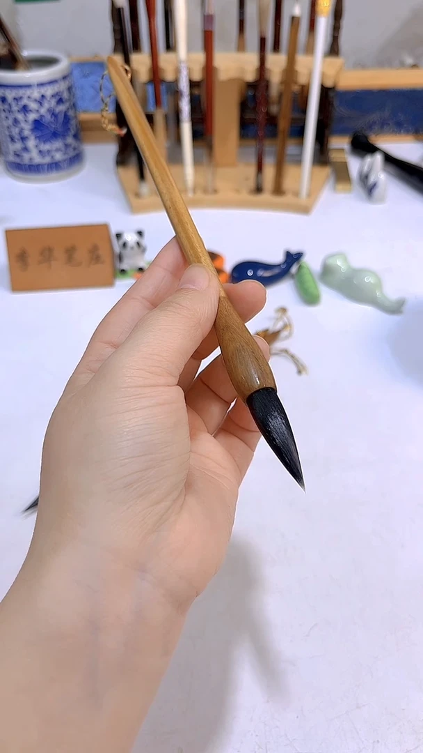 绿檀笔杆 偏软型  白尖外披紫毫中楷毛笔1支
