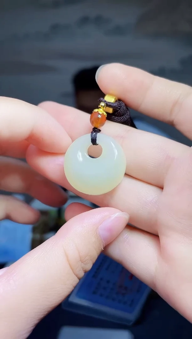 和田玉未镶嵌颈饰1