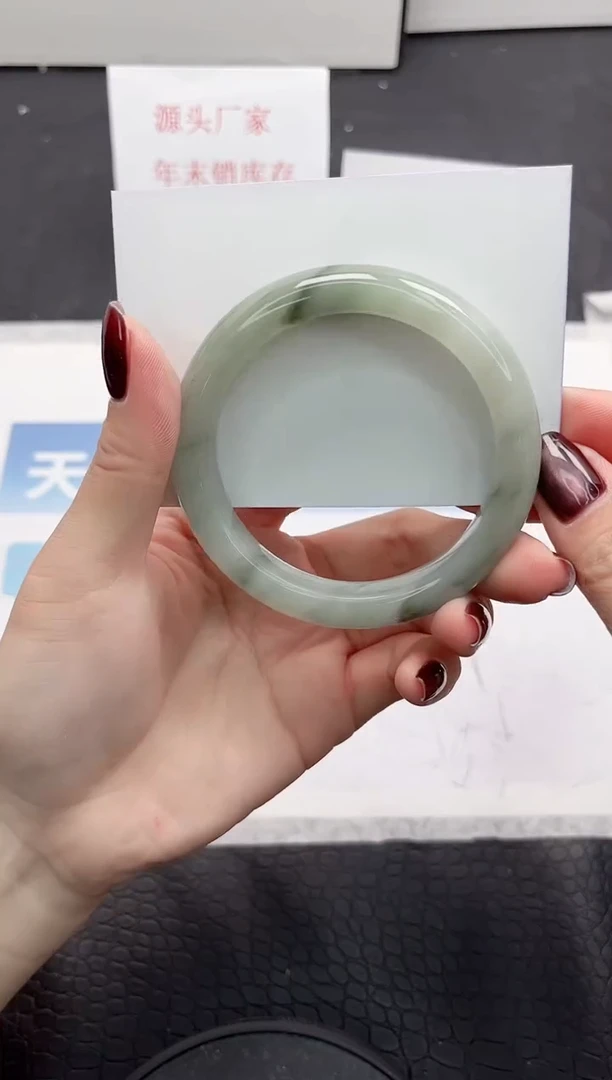 【闪购商品】石英质玉手镯未镶嵌183-56.4