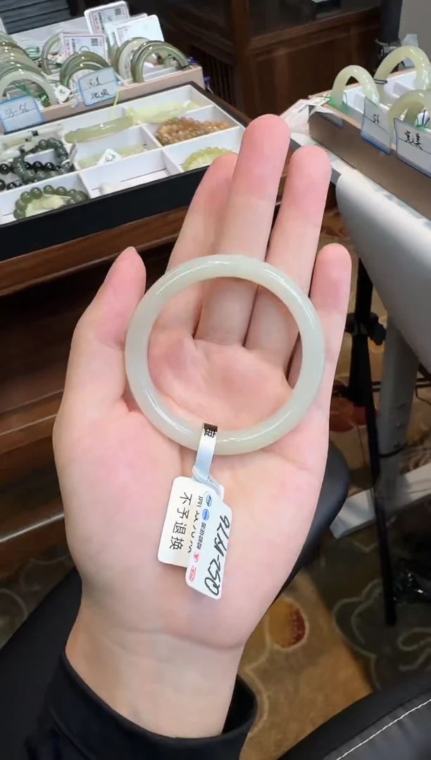 未镶嵌手镯和田玉52-ry76