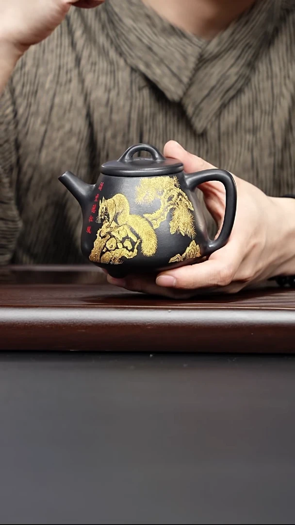 茶壶紫砂宜兴紫砂 石黄描金松鼠高瓢 李雨程