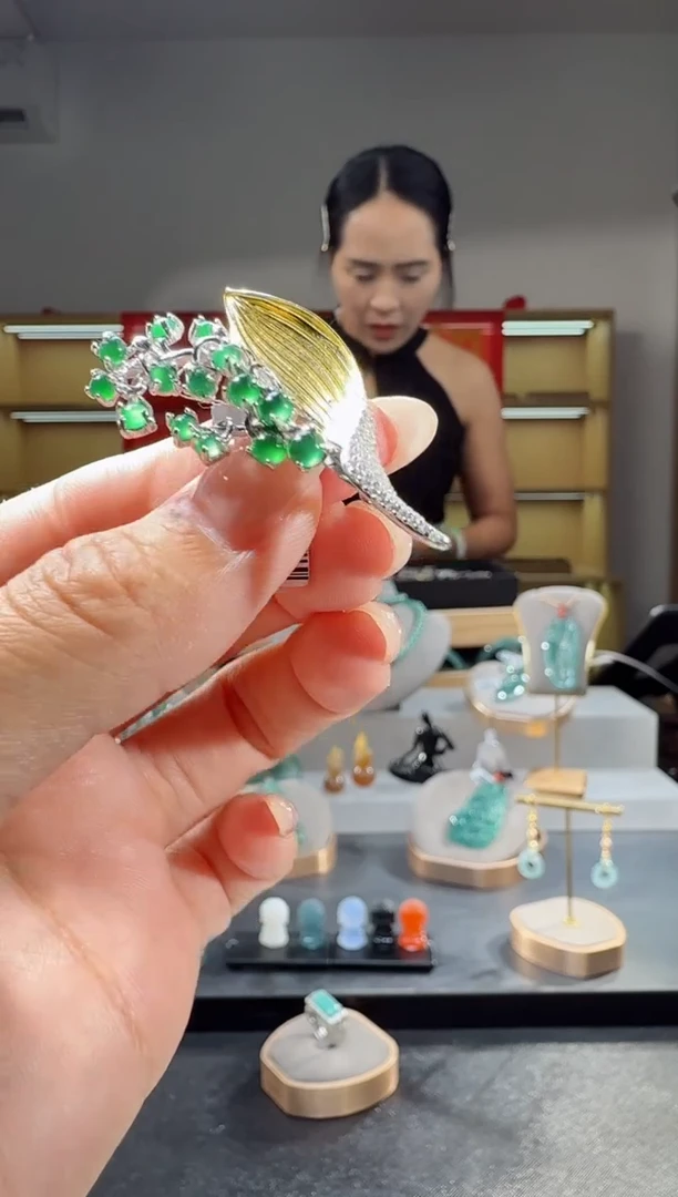 吊坠(不含链)银S925镶嵌翡翠胸针