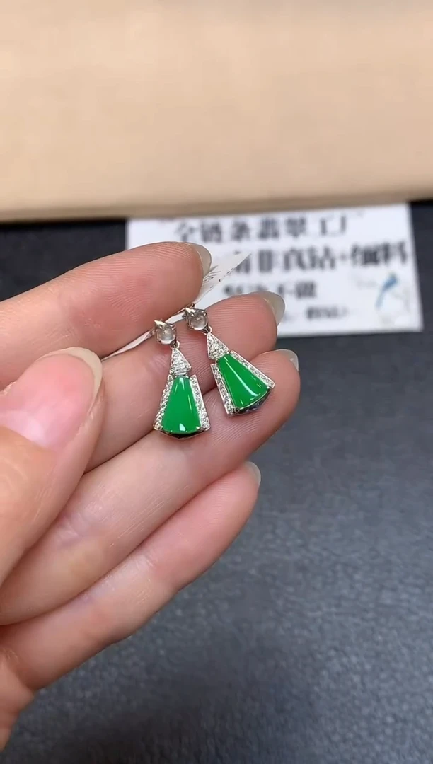 18K金镶嵌翡翠耳饰【24小时鉴赏期】无事柱【无服务费