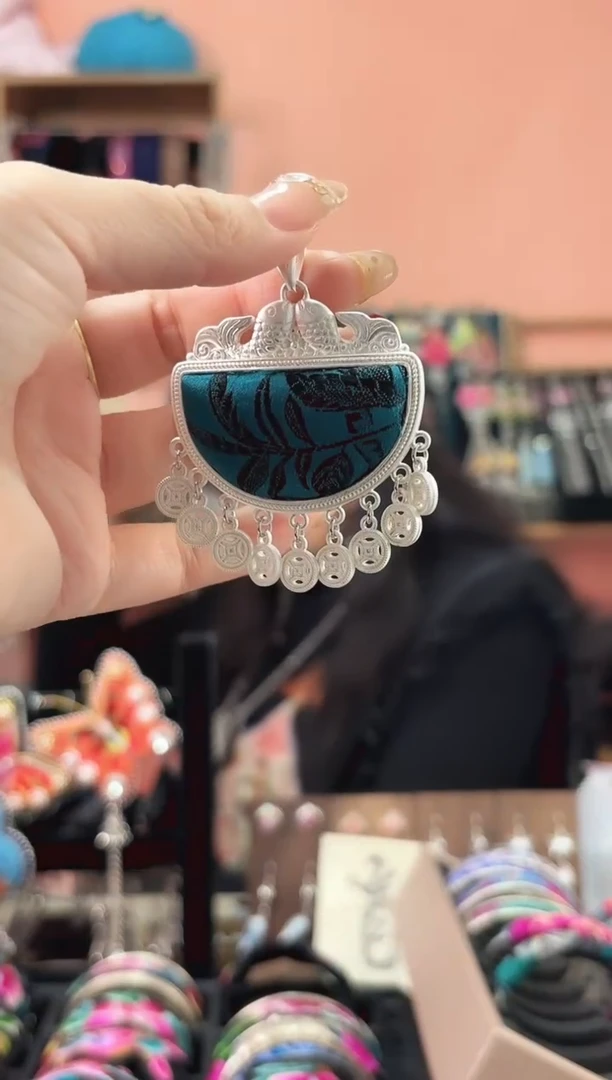 织绣艺枝独绣手工饰品119