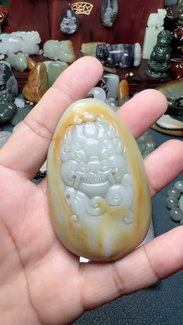 和田玉未镶嵌把件-