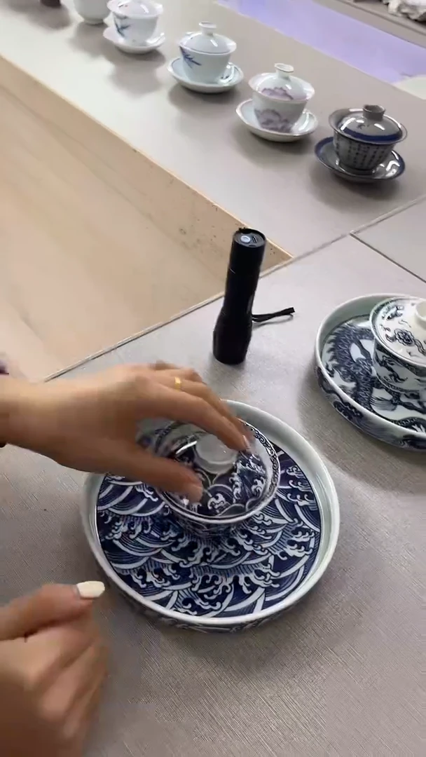 景德镇高温瓷海水纹三才