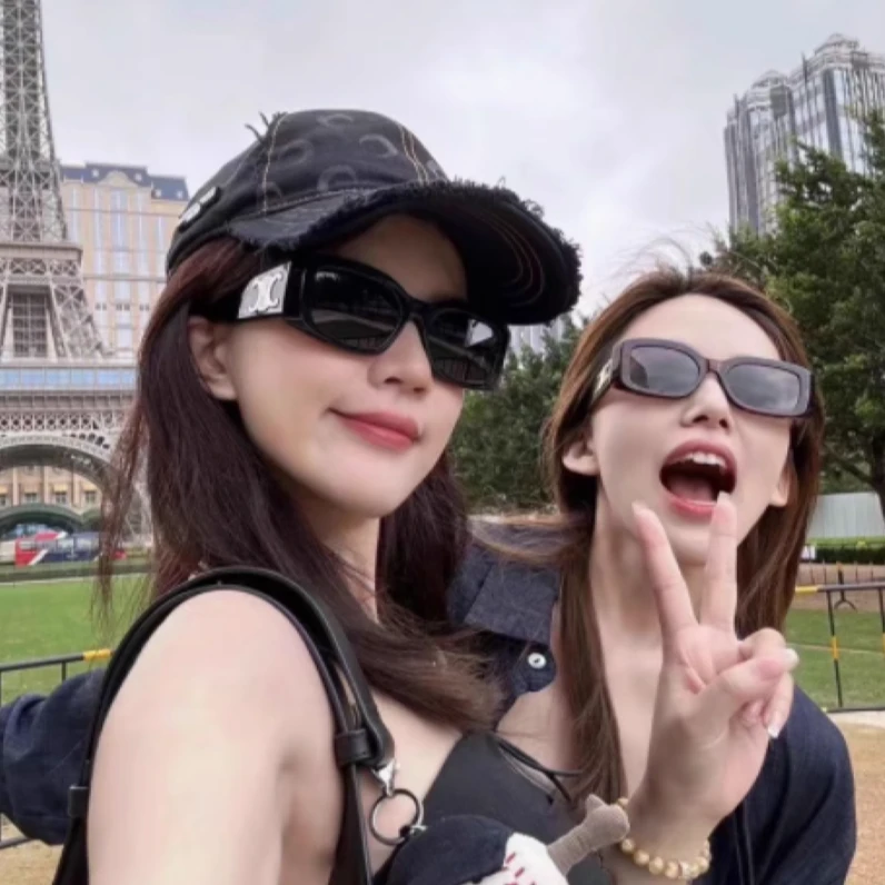 时尚百搭夏季辣妹复古潮流方框墨镜防紫外线网红防晒太阳镜女款