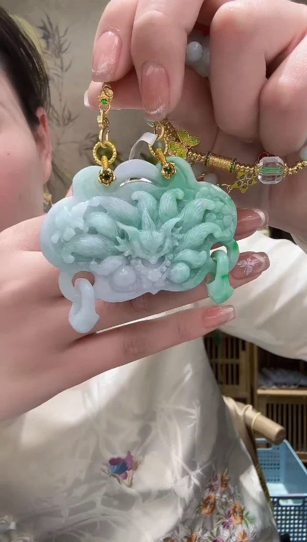 【闪购商品】翡翠颈饰未镶嵌吊坠